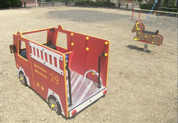 乳幼児用遊具　消防車＆スイング遊具　ウマ