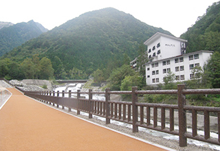 奥飛騨温泉郷神通川水系新穂高