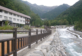 奥飛騨温泉郷神通川水系新穂高