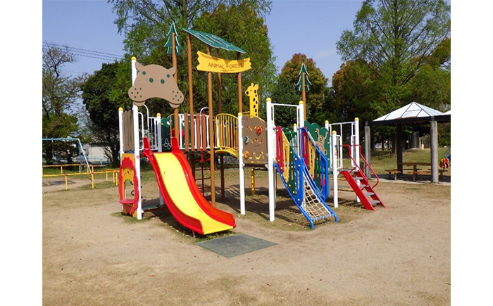 東公園