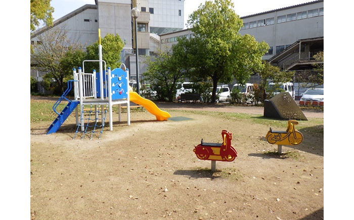東公園