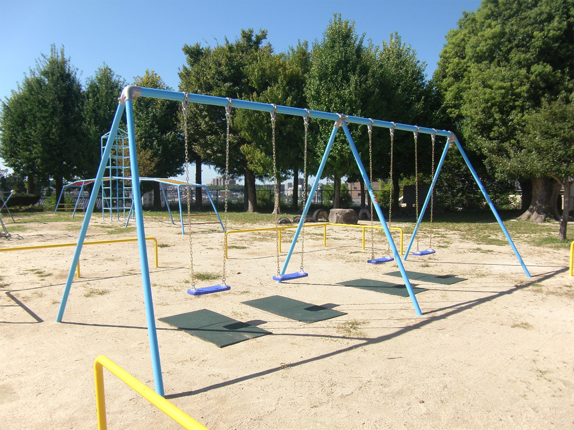 石根小学校