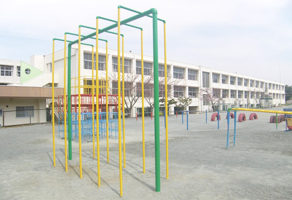 亀山東小学校